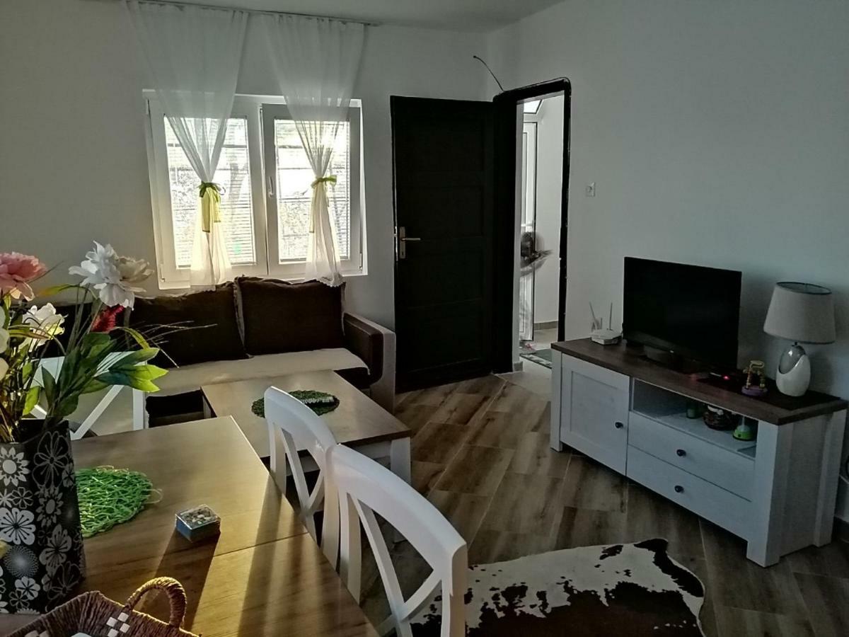 Apartman Nikocevic Dobrá Voda Exterior foto